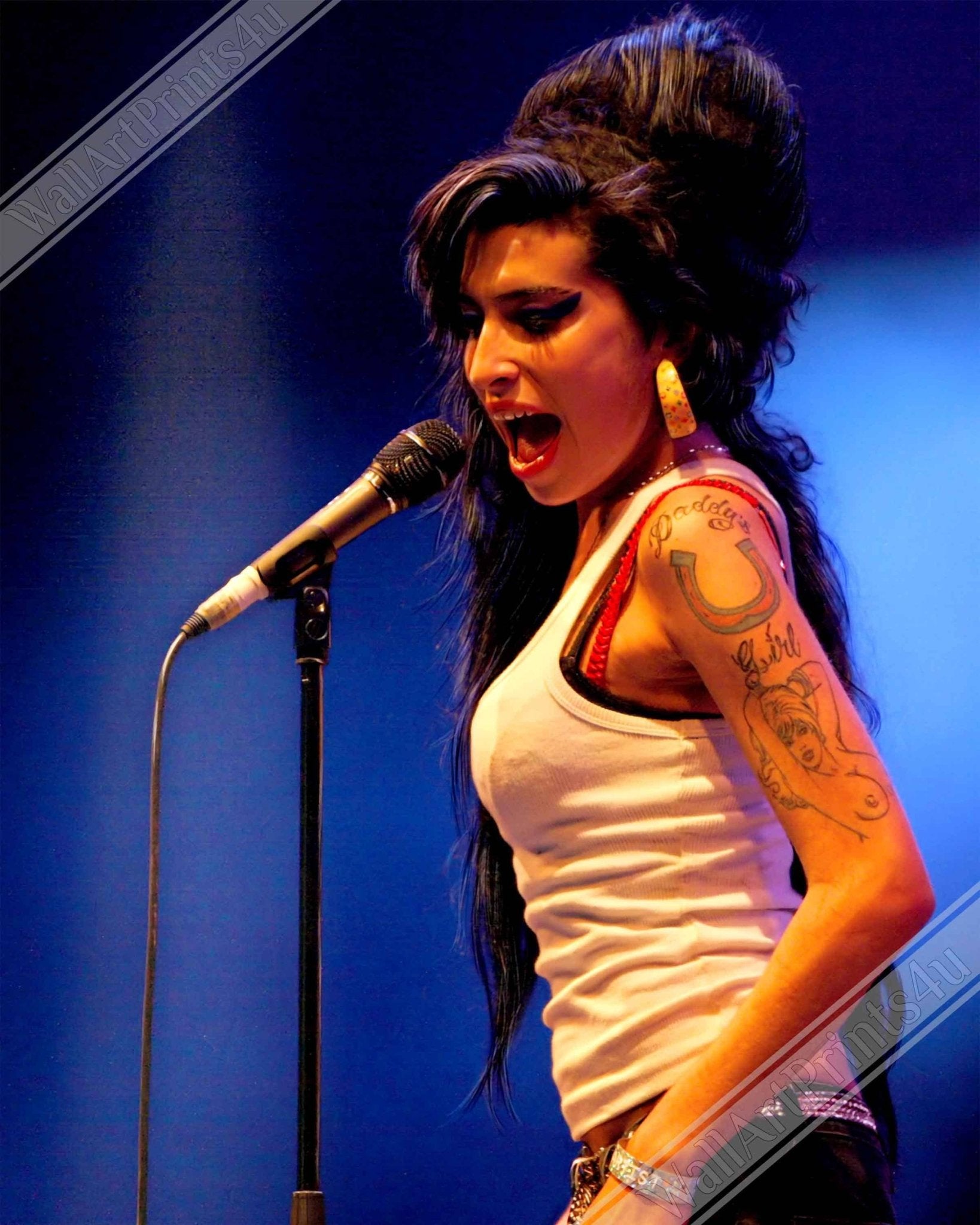 Amy Winehouse Framed, Music Festival 2007, Photo Portrait - Amy Winehouse Framed Print - WallArtPrints4U