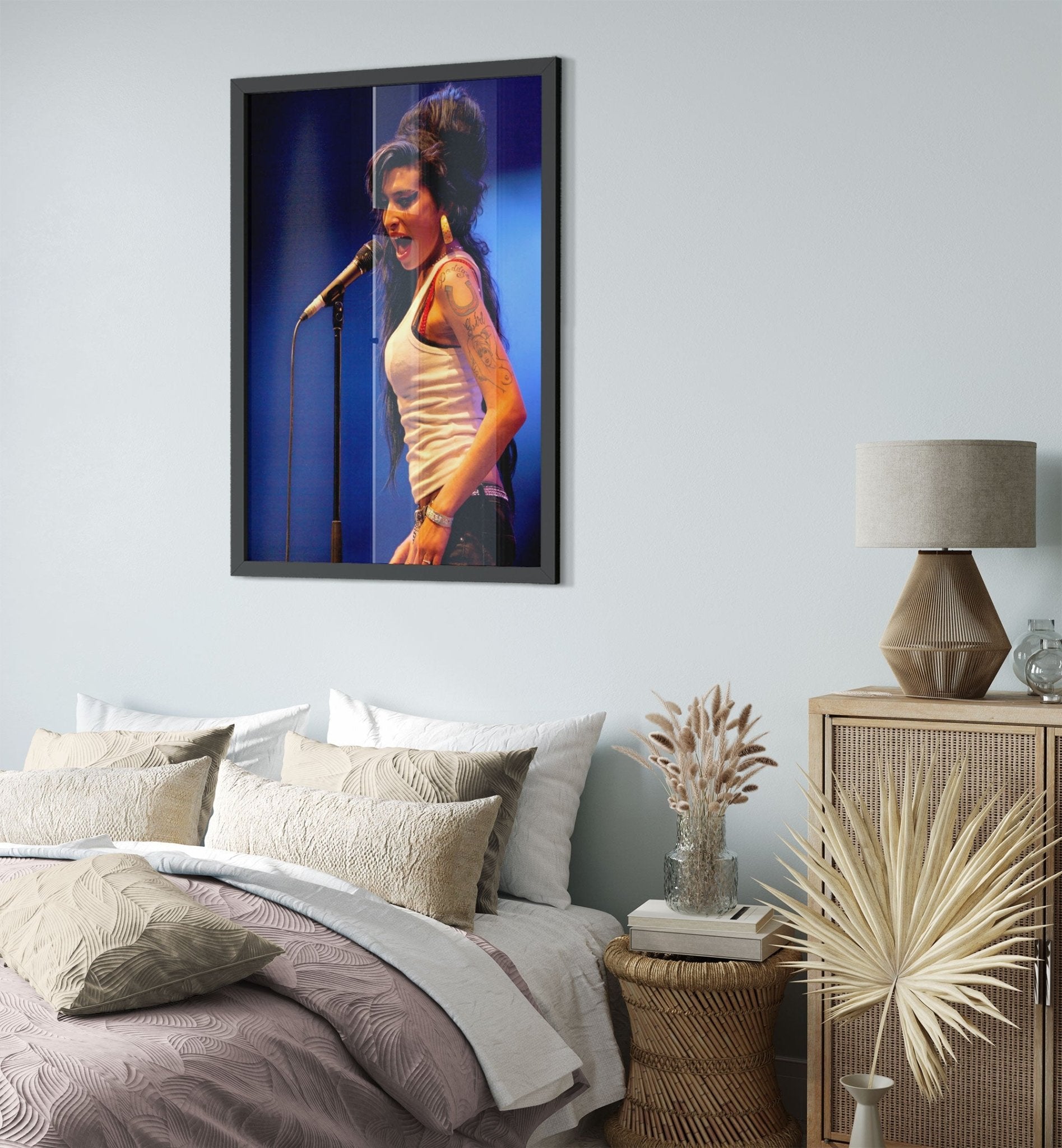 Amy Winehouse Framed, Music Festival 2007, Photo Portrait - Amy Winehouse Framed Print - WallArtPrints4U