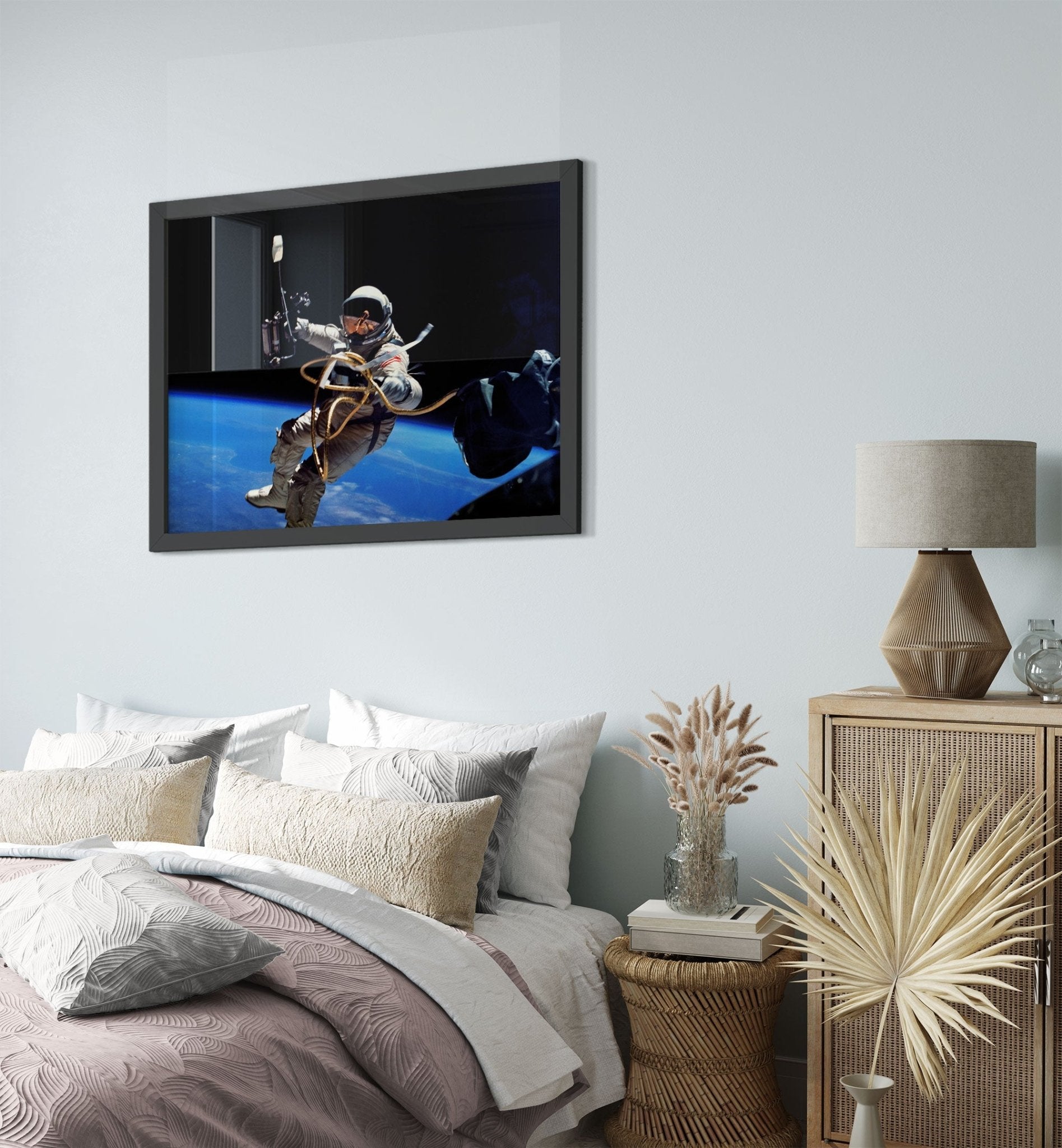 Astronaut Framed - Vintage Astronaut Americas First Space Walk - WallArtPrints4U
