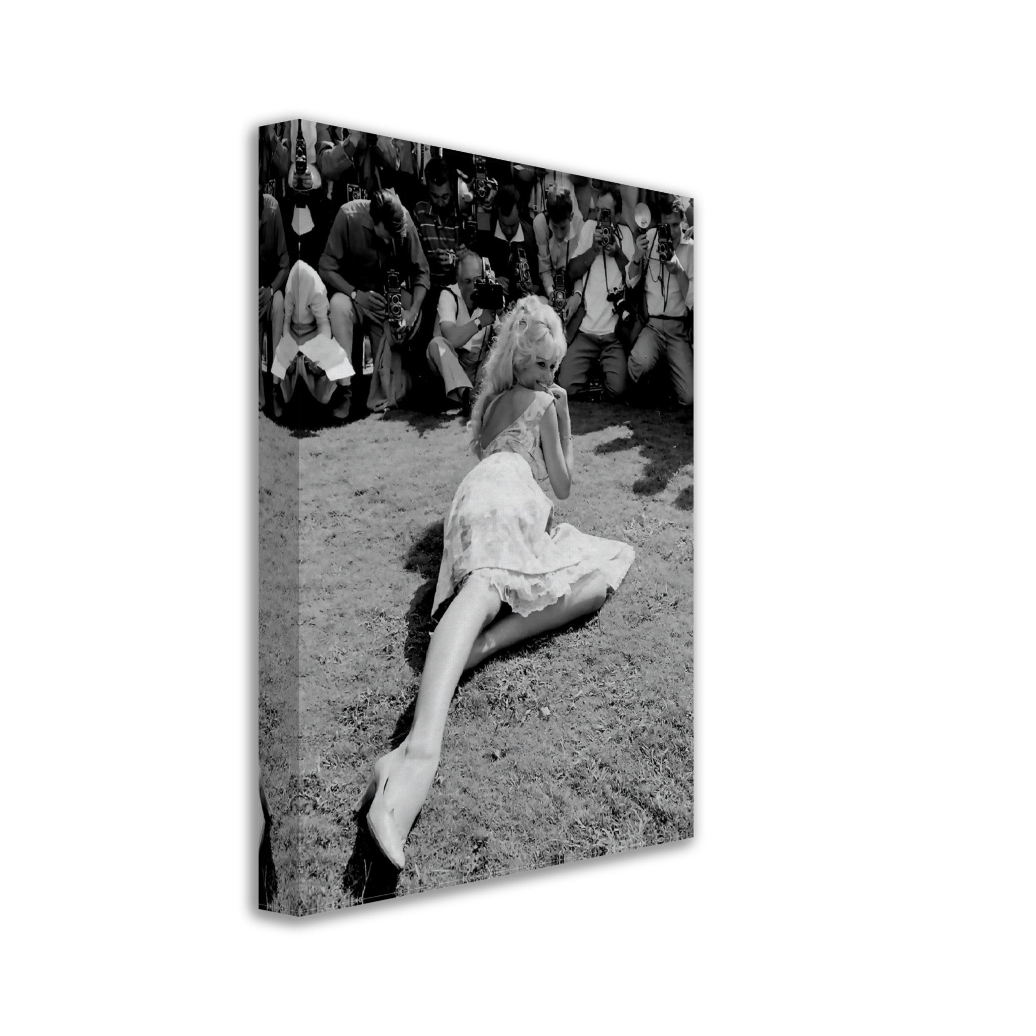 Brigitte Bardot Canvas, Vintage Photo Venice 1958 - Brigitte Bardot Canvas Print - Silver Screen Sex Symbol - WallArtPrints4U
