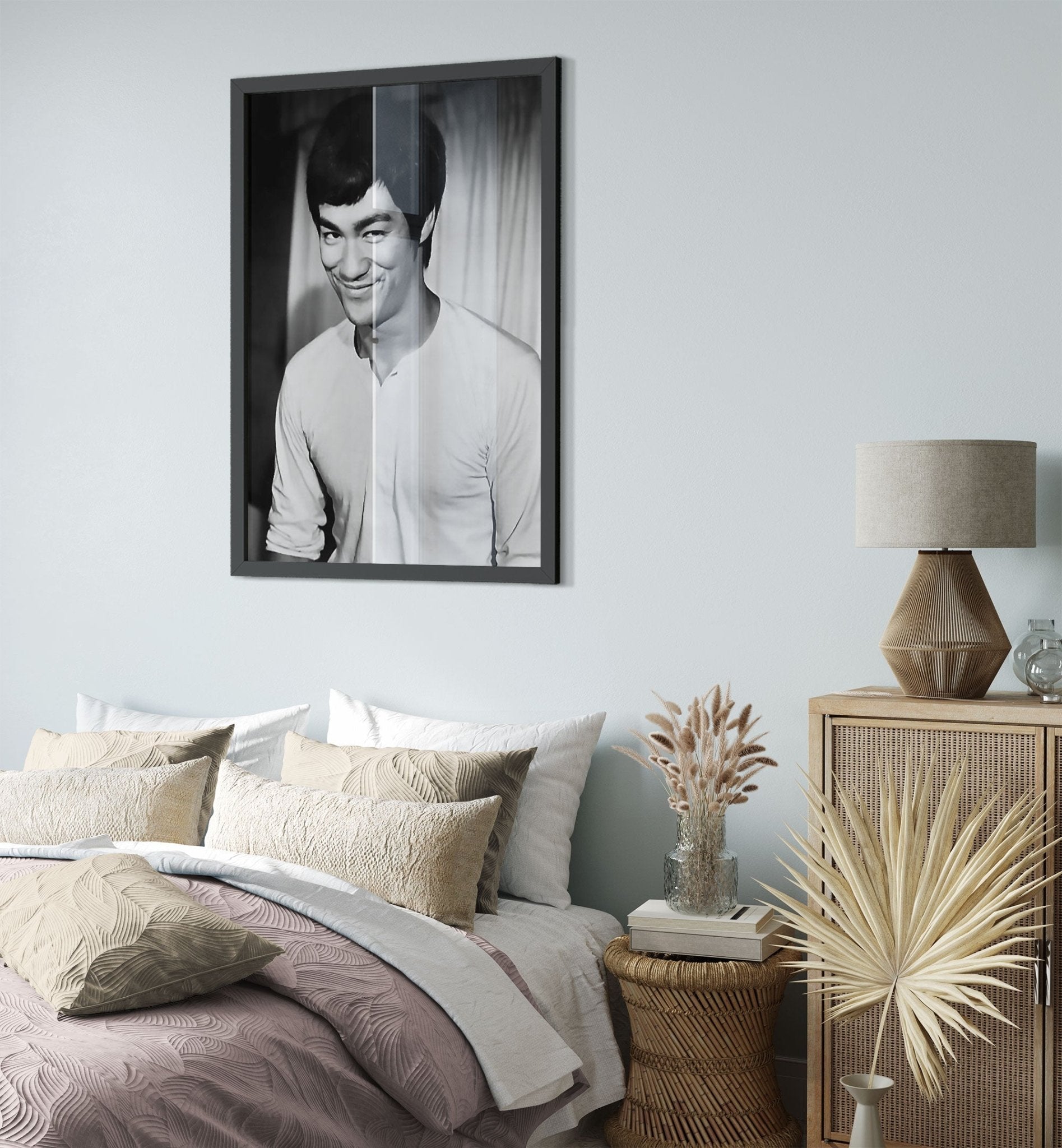 Bruce Lee Framed Martial Artist Vintage Photo Portrait - Bruce Lee Framed Print 1973 UK, EU USA Domestic Shipping - WallArtPrints4U