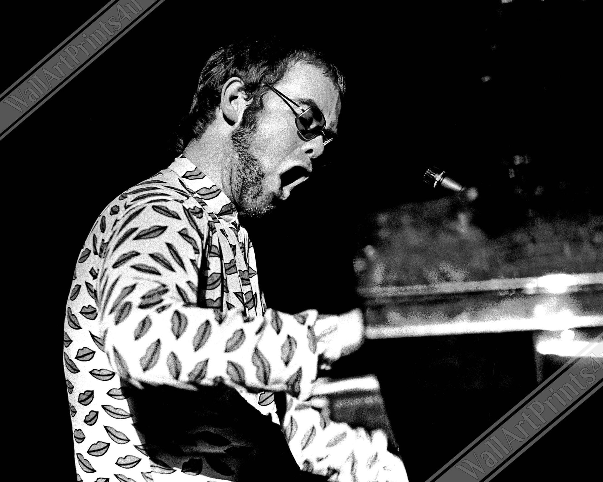 Elton John Framed, From 1970s, Vintage Photo Portrait - Elton John Framed Print - WallArtPrints4U