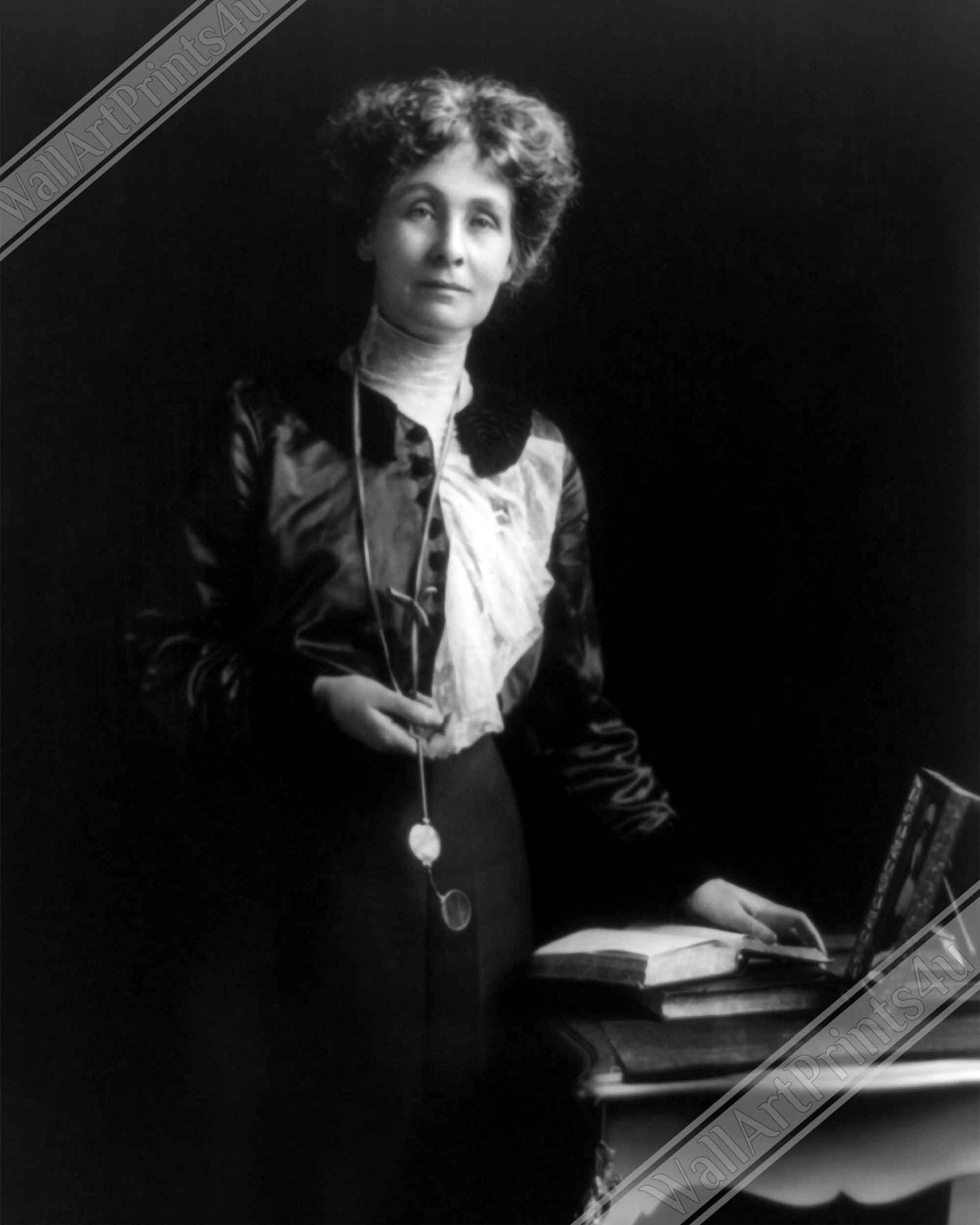Emmeline Pankhurst Framed, Circa 1913, Vintage Photo Portrait - Emmeline Pankhurst Framed Print - WallArtPrints4U
