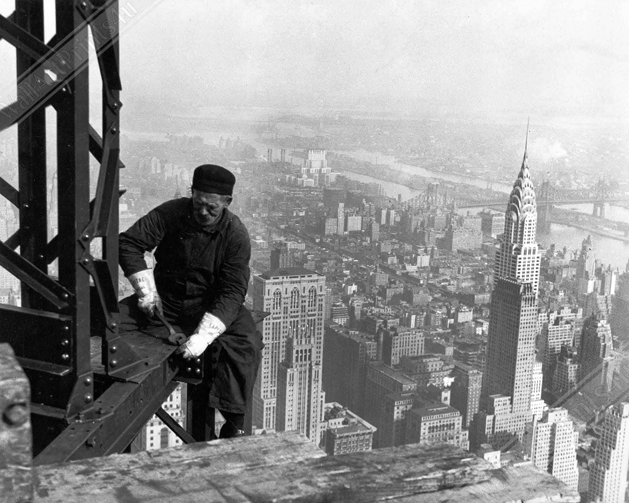 Empire State Worker Poster, Vintage Photo Print From 1930, Lewis Hine - Daring New York Construction Workers - WallArtPrints4U