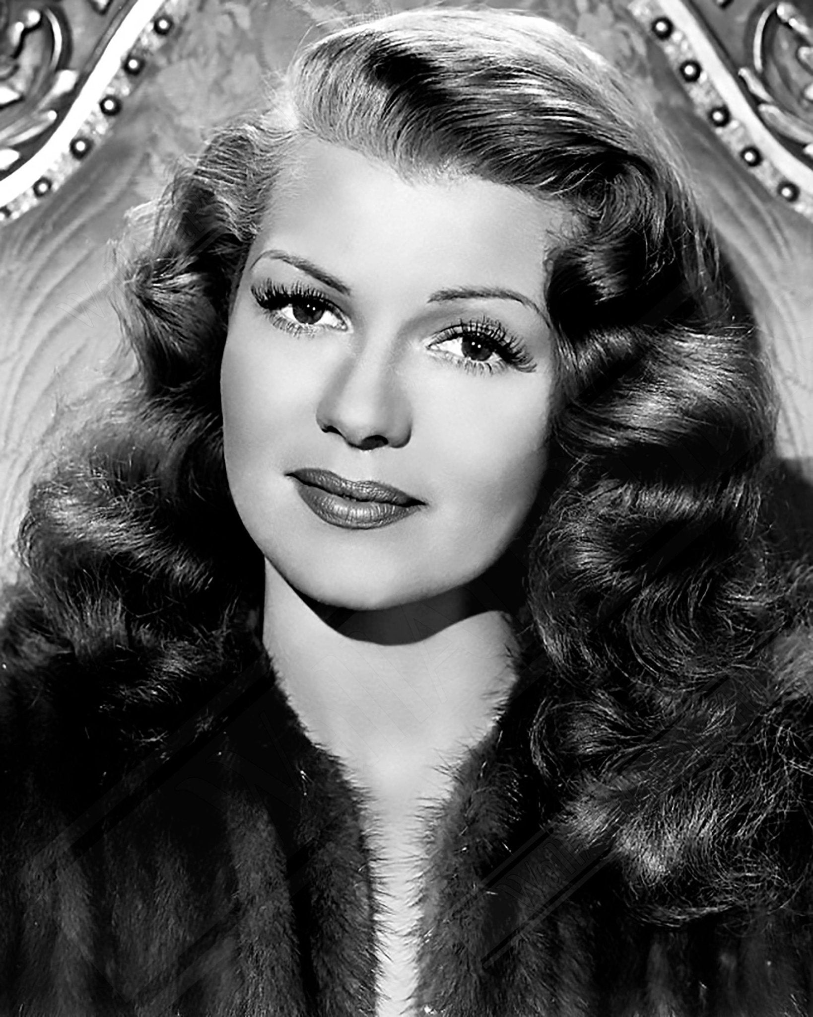 Rita Hayworth Canvas, The Love Goddess, Vintage Photo - Iconic Rita Hayworth Canvas Print - Hollywood Silver Screen Star - WallArtPrints4U