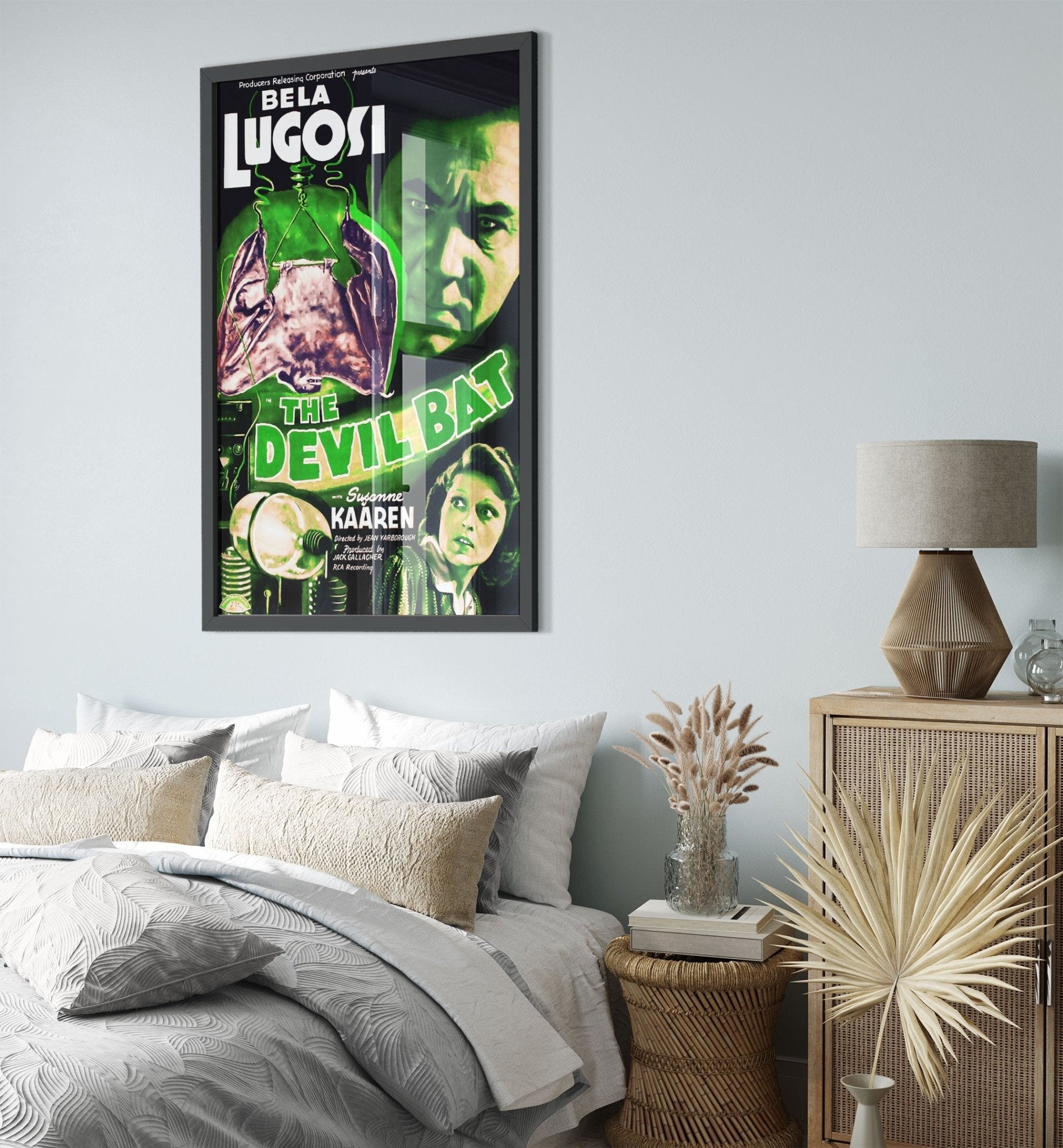 The Devil Bat Framed, Vintage Horror Movie Framed 1940 Framed Film Art - Bela Lugosi, Suzanne Kaaren - WallArtPrints4U