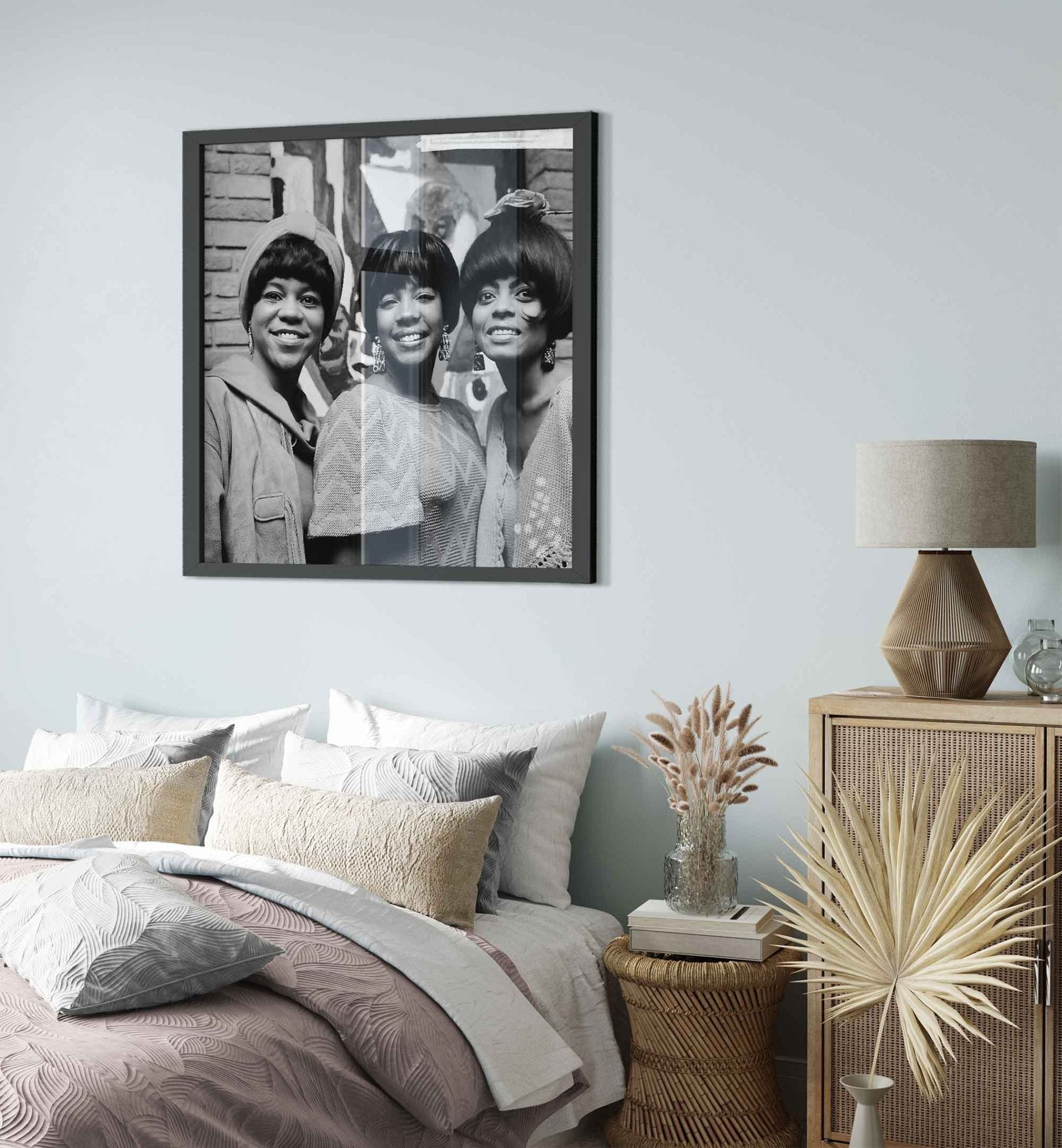 The Supremes Framed, Amsterdam Hilton 1965, Vintage Photo Portrait - The Supremes Framed Print - WallArtPrints4U