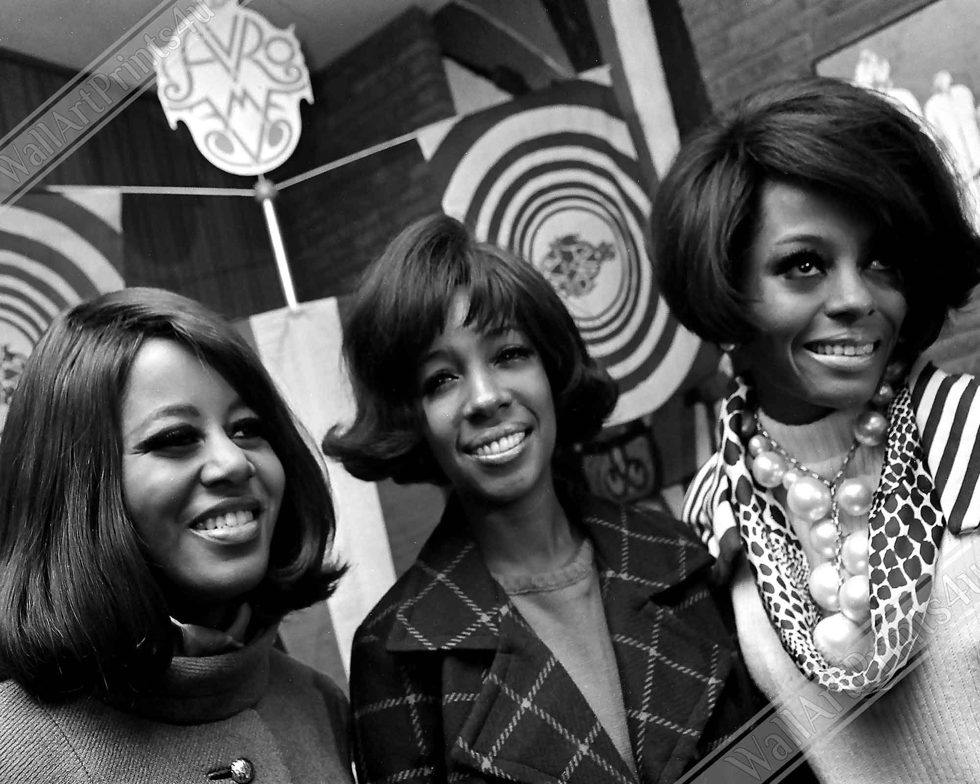 The Supremes Framed, Amsterdam Hilton 1968, Vintage Photo Portrait - The Supremes Framed Print - WallArtPrints4U