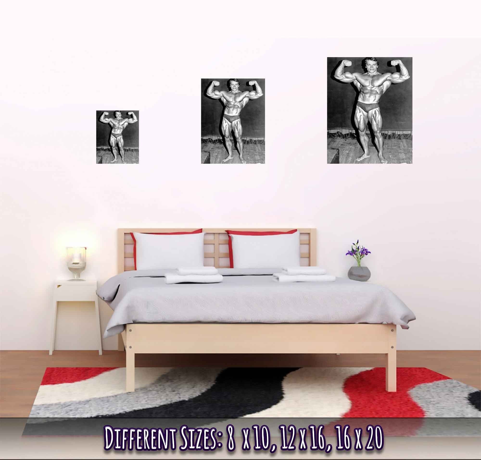 Arnold Schwarzenegger Poster, Double Biceps Pose, Vintage Photo, Arnold Print - WallArtPrints4U