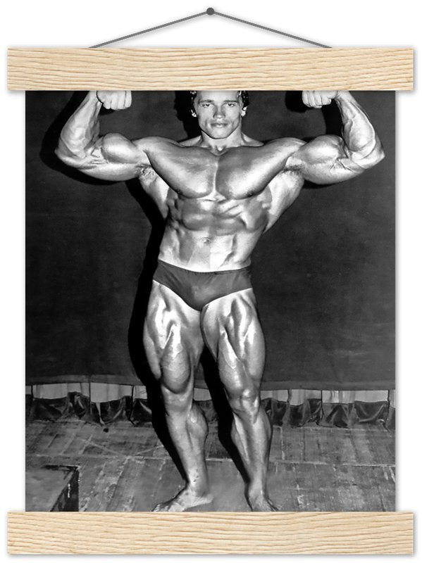 Arnold posing in the park looking epic. It was always laundry day for Arnold.  : r/bodybuilding