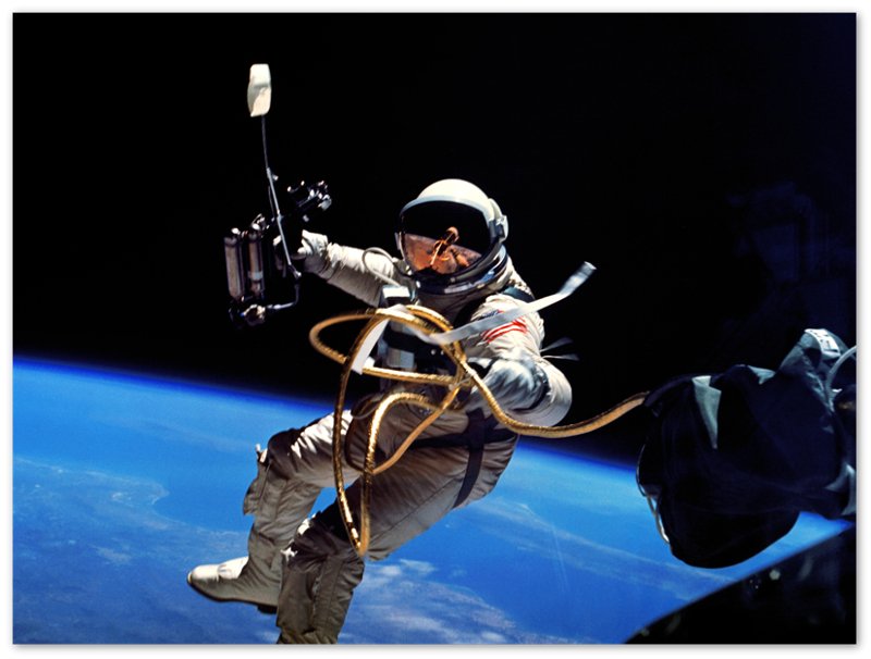Astronaut Poster - Vintage Astronaut Americas First Space Walk - WallArtPrints4U
