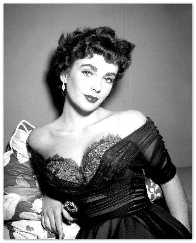 Elizabeth Taylor Poster, Sex Symbol, Rare Photo - Iconic Elizabeth Taylor Print - Hollywood Silver Screen Star - WallArtPrints4U