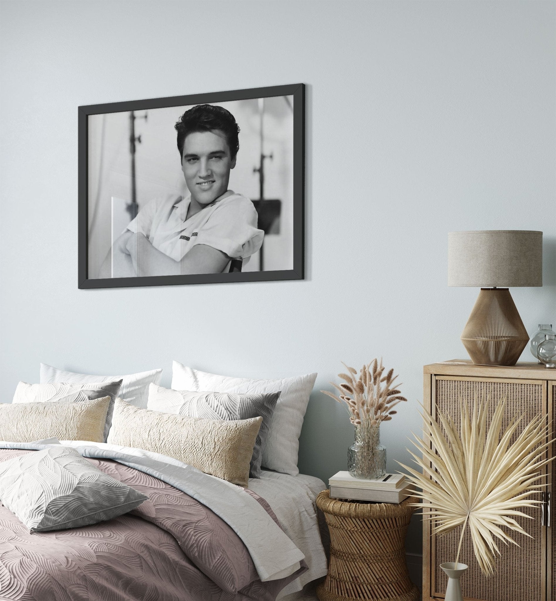 Elvis Presley Framed, Male Sex Symbol, Vintage Photo - Iconic Elvis Presley Framed Print - The King From 1958 - WallArtPrints4U