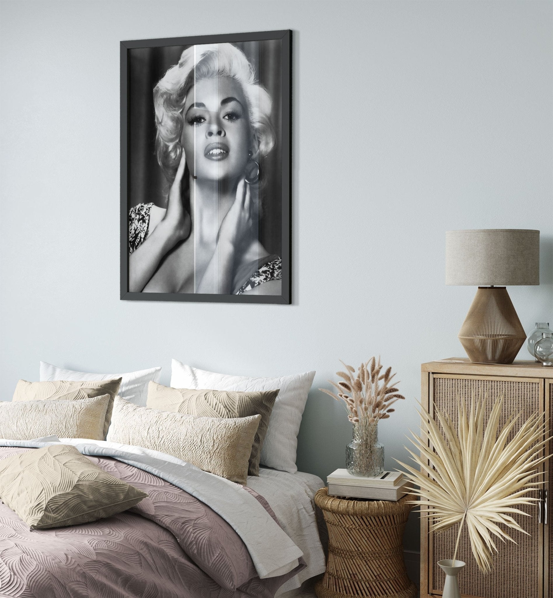 Jayne Mansfield Framed, Sex Symbol, Rare Photo - Iconic Jayne Mansfield Framed Print - Hollywood Silver Screen Star - WallArtPrints4U