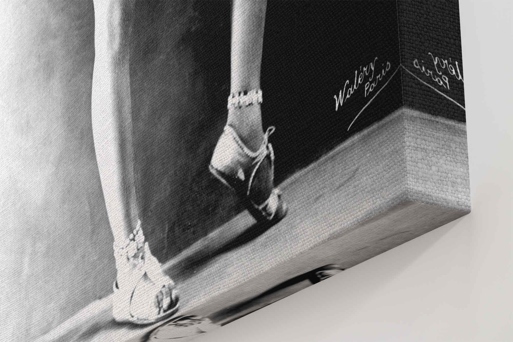 Josephine Baker Canvas, Sensational Banana Girdle Dancer, Vintage Photo Portrait - Josephine Baker Canvas Print - WallArtPrints4U
