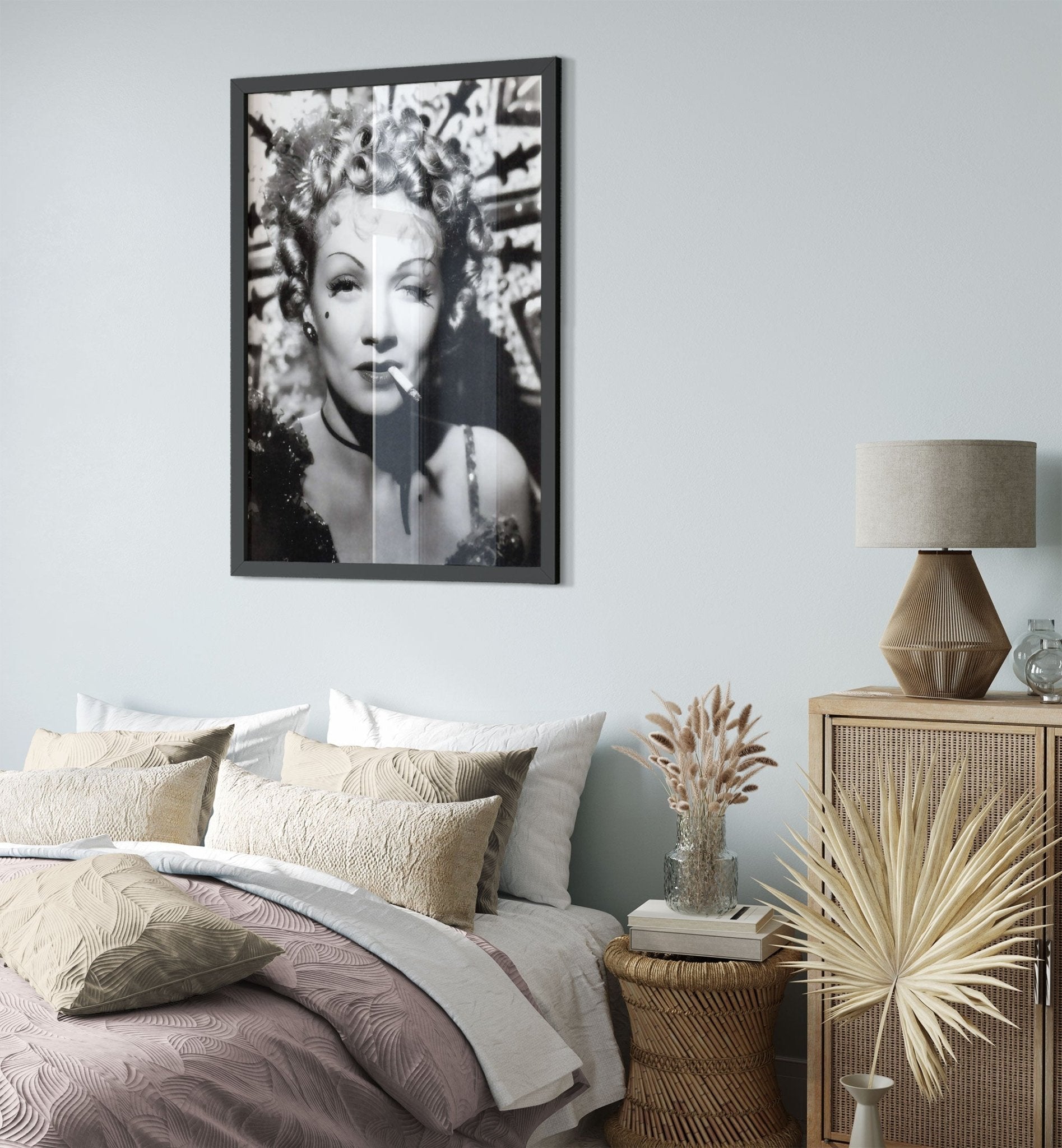 Marlene Dietrich Framed, Caberet Singer, Vintage Photo - Iconic Marlene Dietrich Framed Print - Hollywood Silver Screen Star - WallArtPrints4U