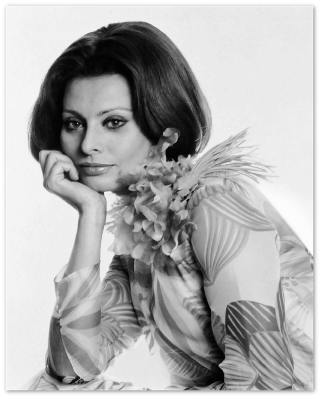 Sophia Loren Poster, Voluptuous Sex Goddess, Vintage Photo - Iconic Sophia Loren Print - Hollywood Silver Screen Star - WallArtPrints4U