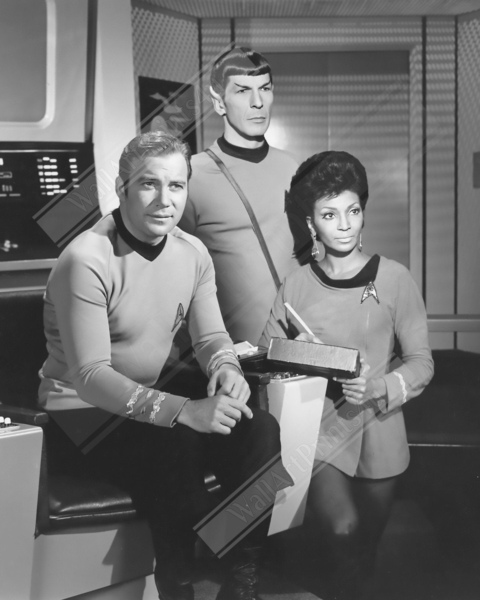 Star Trek Framed, Rare Photo Vintage Kirk, Spock, Uhura Retro Star Trek Giant Framed, Various Sizes Super Sized, Large Or Medium - WallArtPrints4U