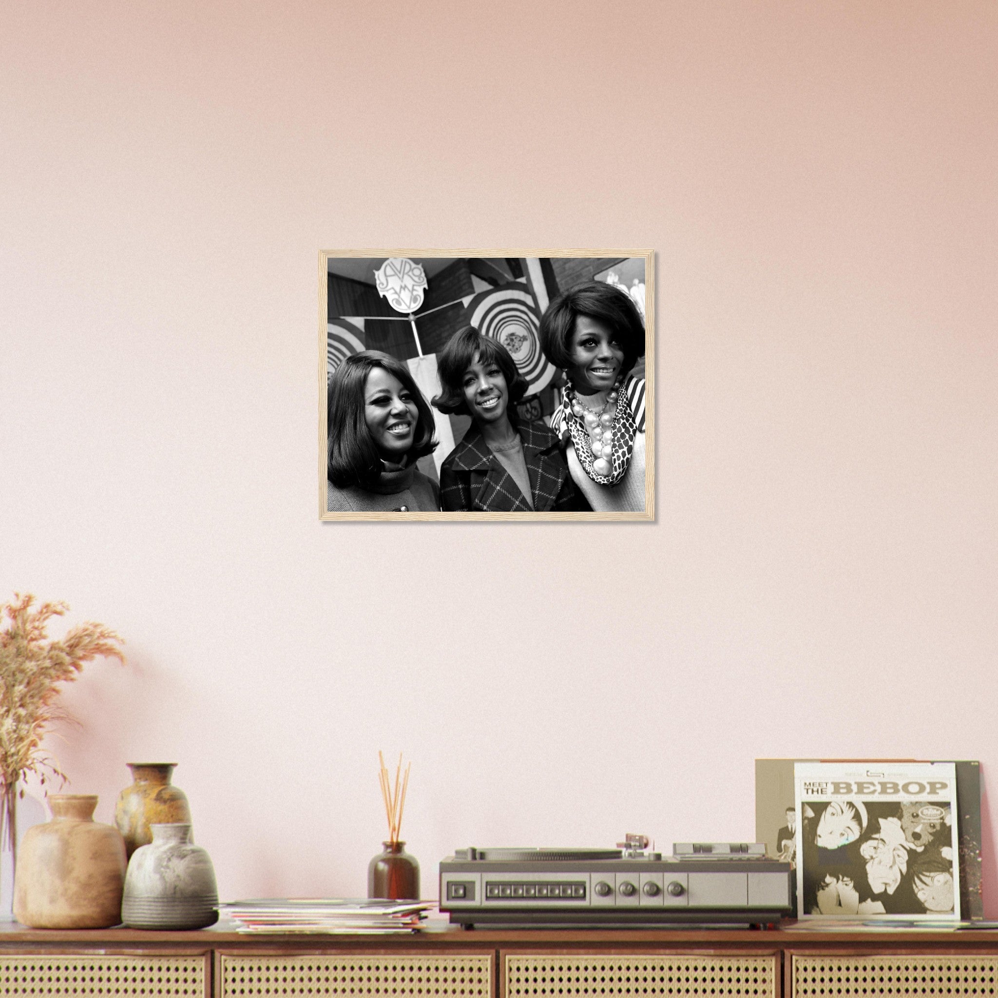 The Supremes Framed, Amsterdam Hilton 1968, Vintage Photo Portrait - The Supremes Framed Print - WallArtPrints4U