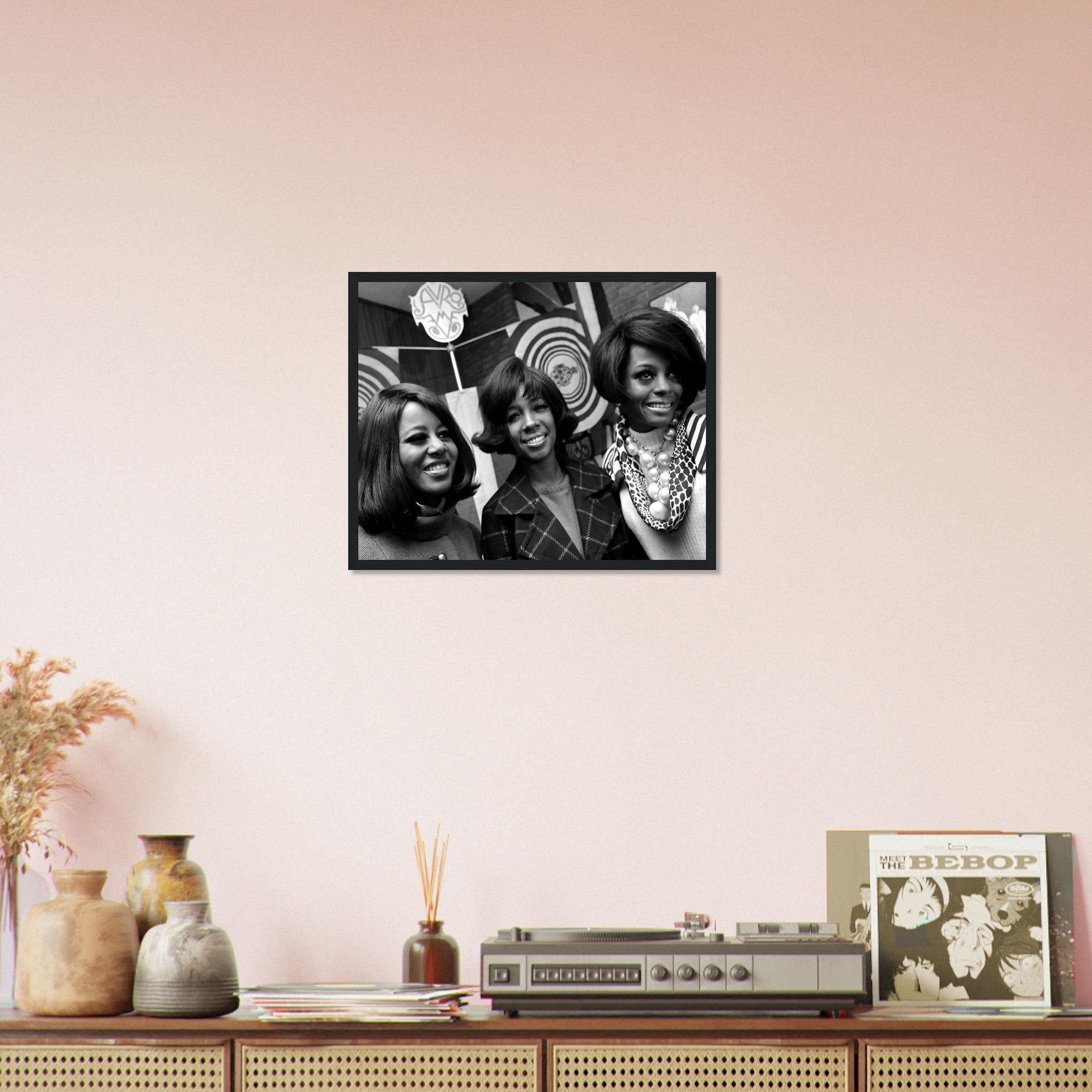 The Supremes Framed, Amsterdam Hilton 1968, Vintage Photo Portrait - The Supremes Framed Print - WallArtPrints4U