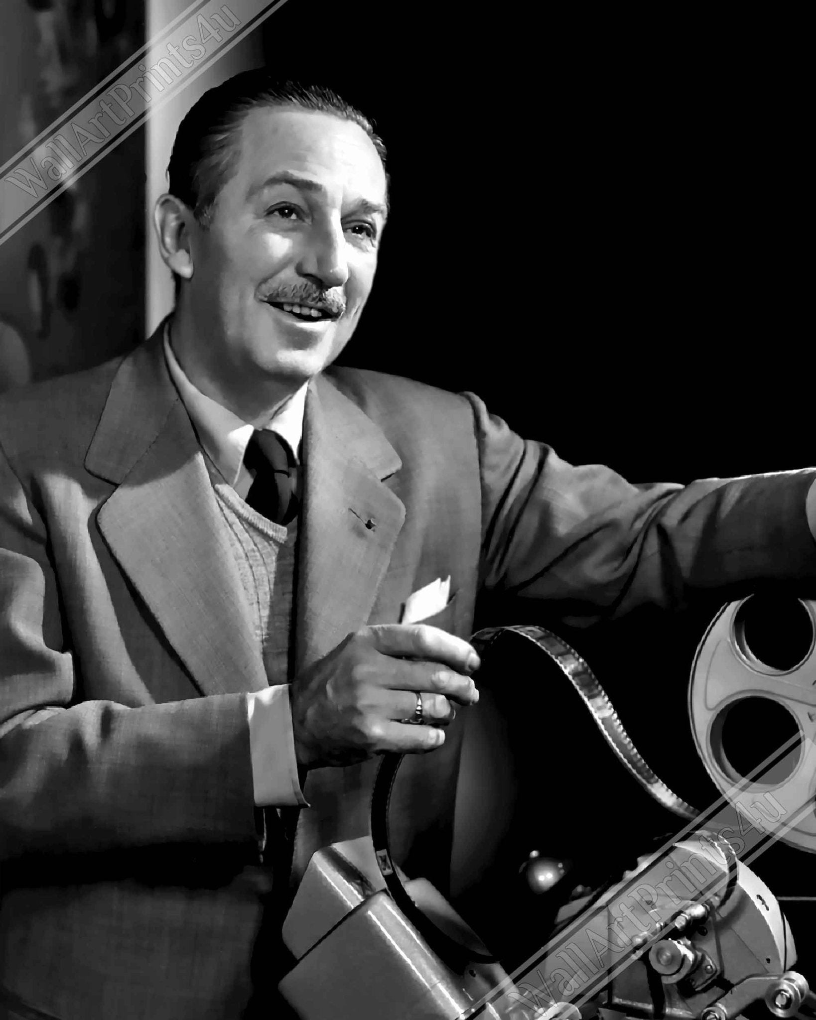 Walt Disney Canvas, Vintage Photo - Iconic Walt Disney Canvas Print - WallArtPrints4U